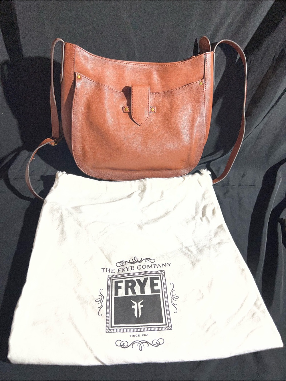 FRYE Saddle Leather Shoulder Bag in Cognac Brown